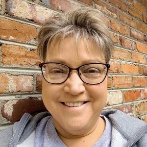 Meet your Posher, Angela